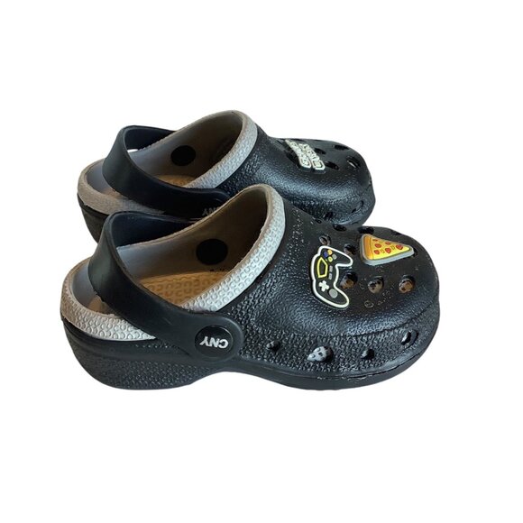 Capelli New York Kids Black Game Over Clogs With Pizza Controller Charms US 7 - Picture 2 of 6